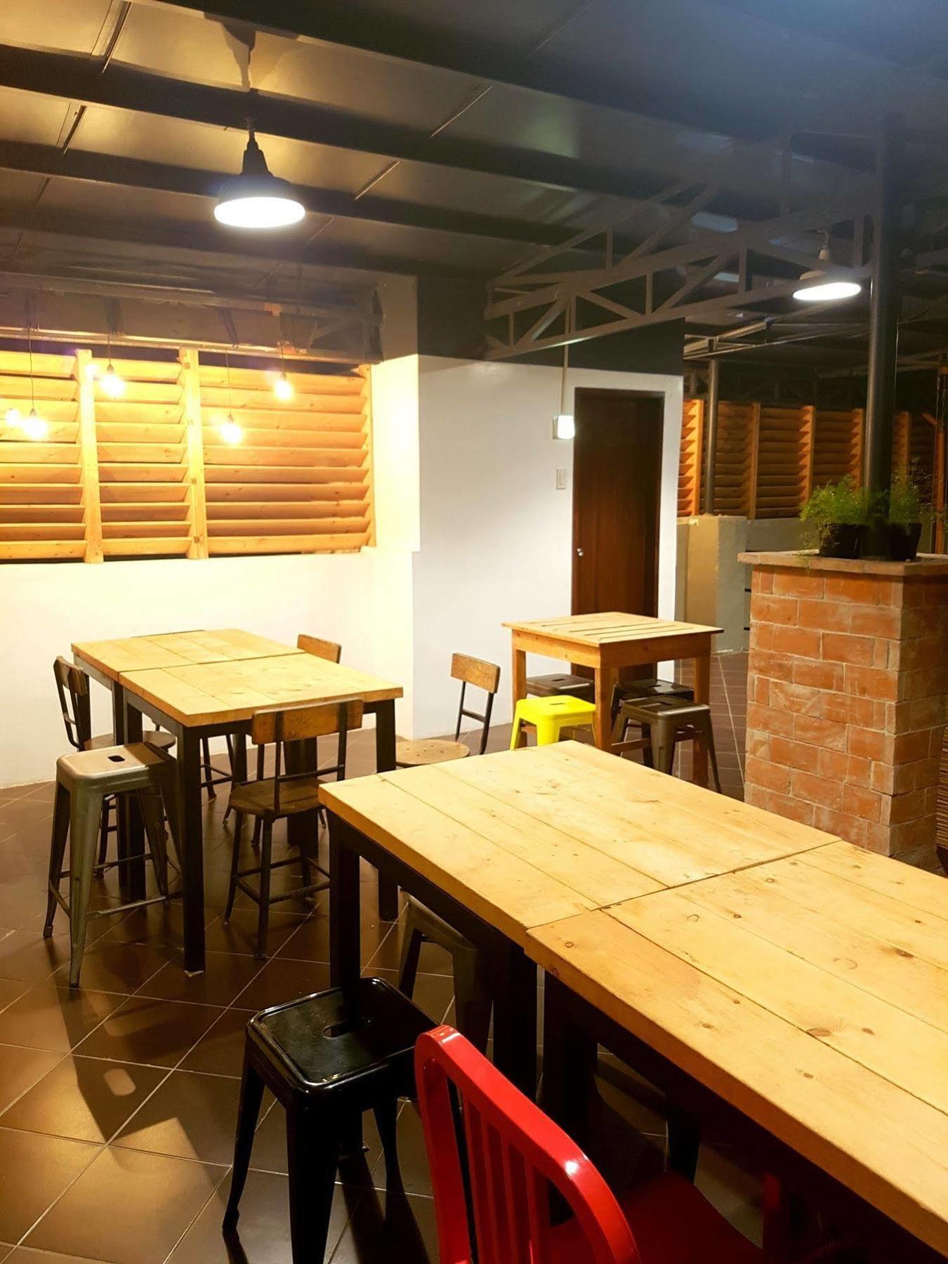 Aliria Bed And Breakfast Tagbilaran City Bagian luar foto